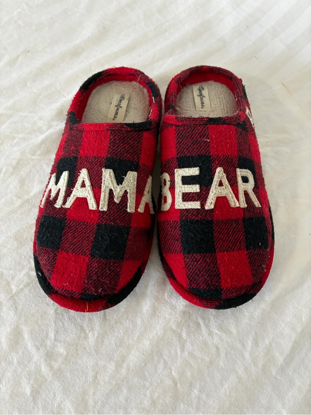 Well Worn Mama Bear Red Buffalo Plaid Women’s House Slippers size 9.5